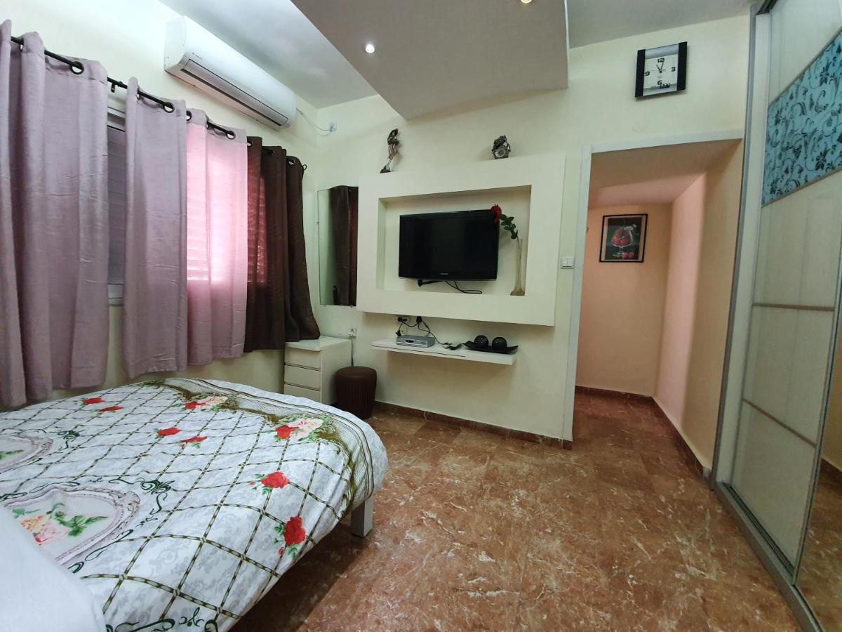 Ezore Yam Apartmens - Elmali'Akh St. 4 Bat Yam Ngoại thất bức ảnh