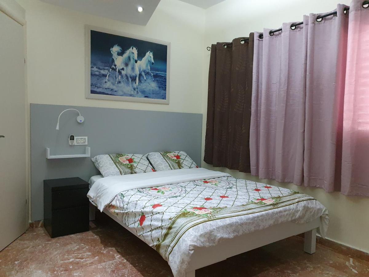 Ezore Yam Apartmens - Elmali'Akh St. 4 Bat Yam Ngoại thất bức ảnh