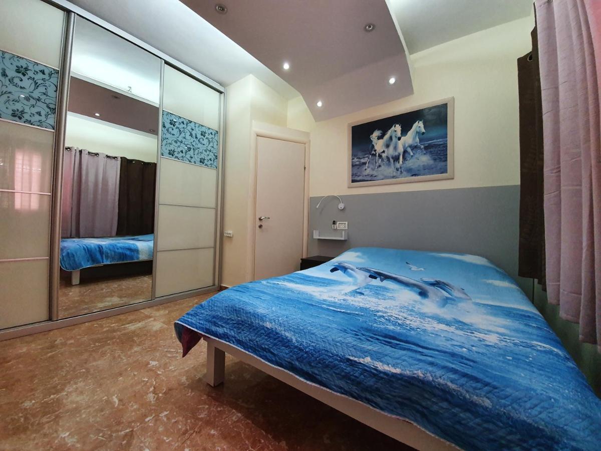 Ezore Yam Apartmens - Elmali'Akh St. 4 Bat Yam Ngoại thất bức ảnh