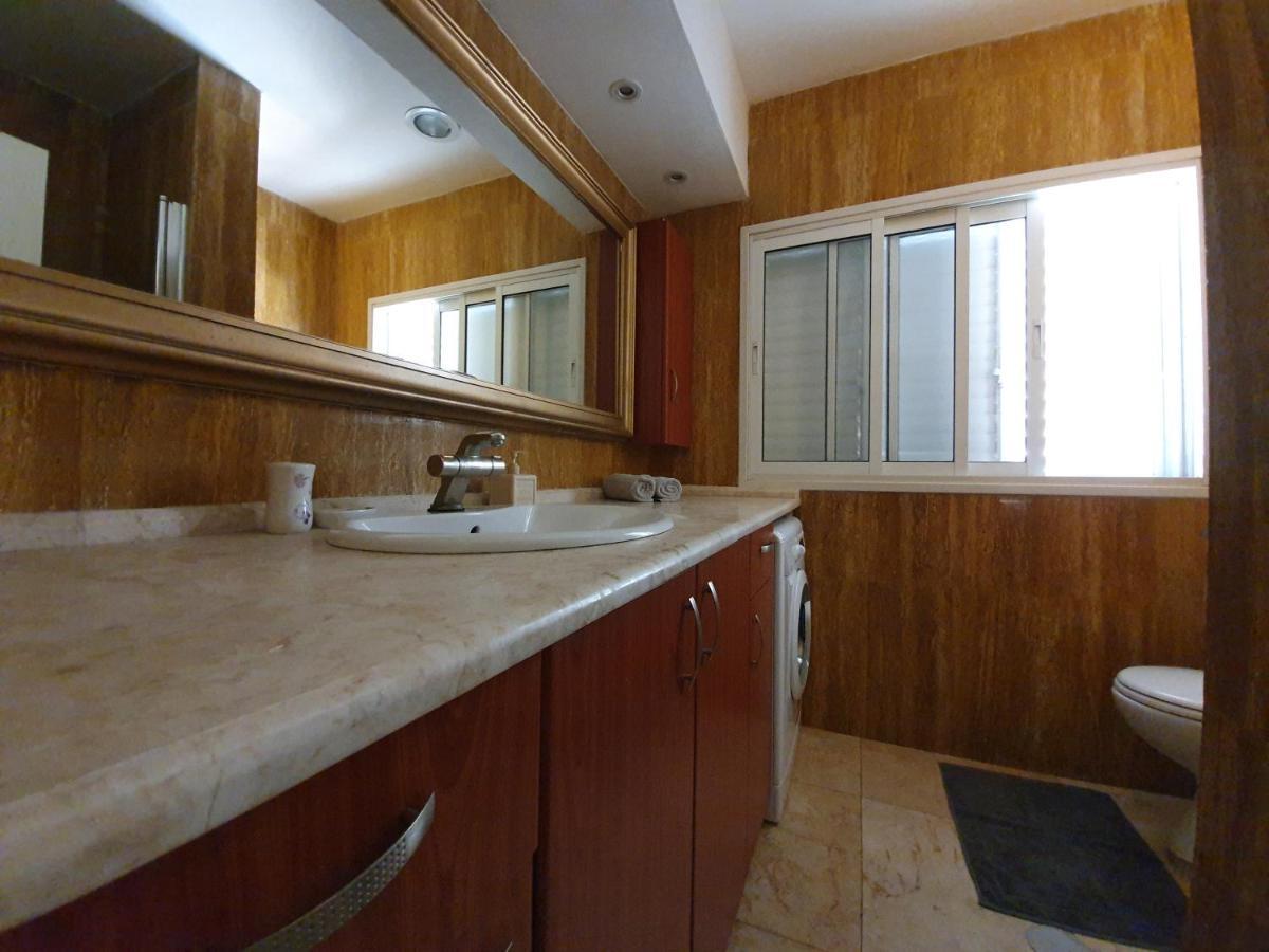 Ezore Yam Apartmens - Elmali'Akh St. 4 Bat Yam Ngoại thất bức ảnh
