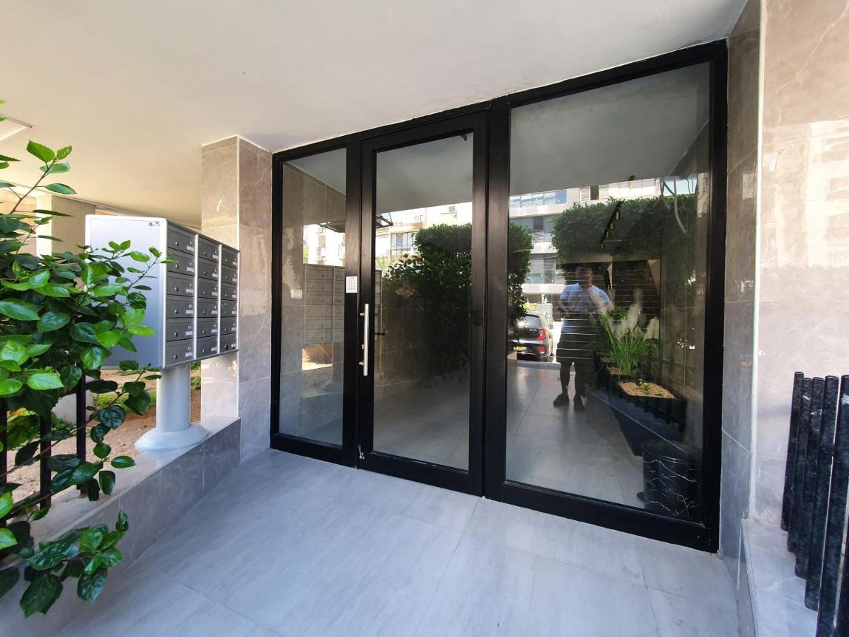 Ezore Yam Apartmens - Elmali'Akh St. 4 Bat Yam Ngoại thất bức ảnh