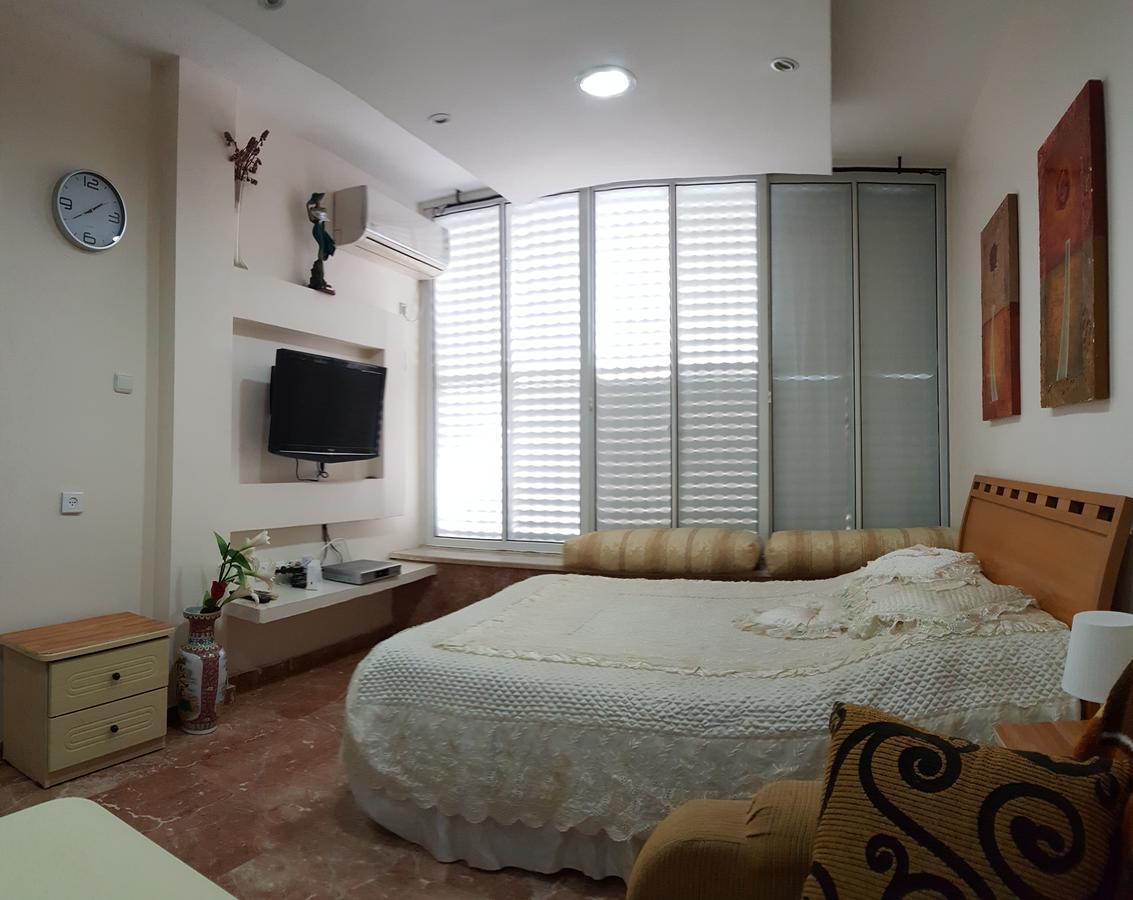 Ezore Yam Apartmens - Elmali'Akh St. 4 Bat Yam Ngoại thất bức ảnh